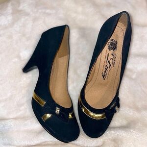 Calzado D’ Lucy Black/Gold Heels Size 5